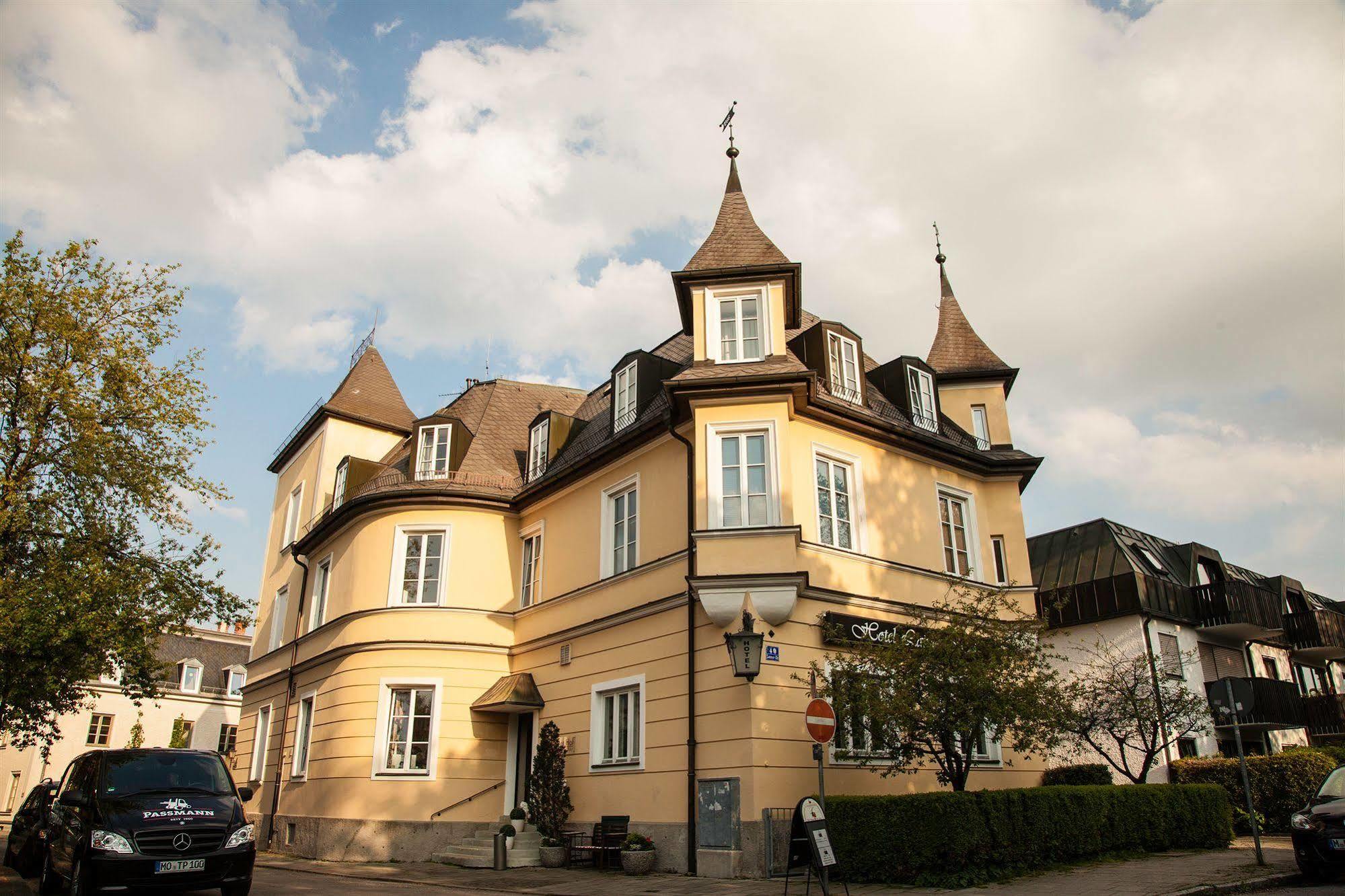 Laimer Hof Am Schloss Nymphenburg Munique Exterior foto